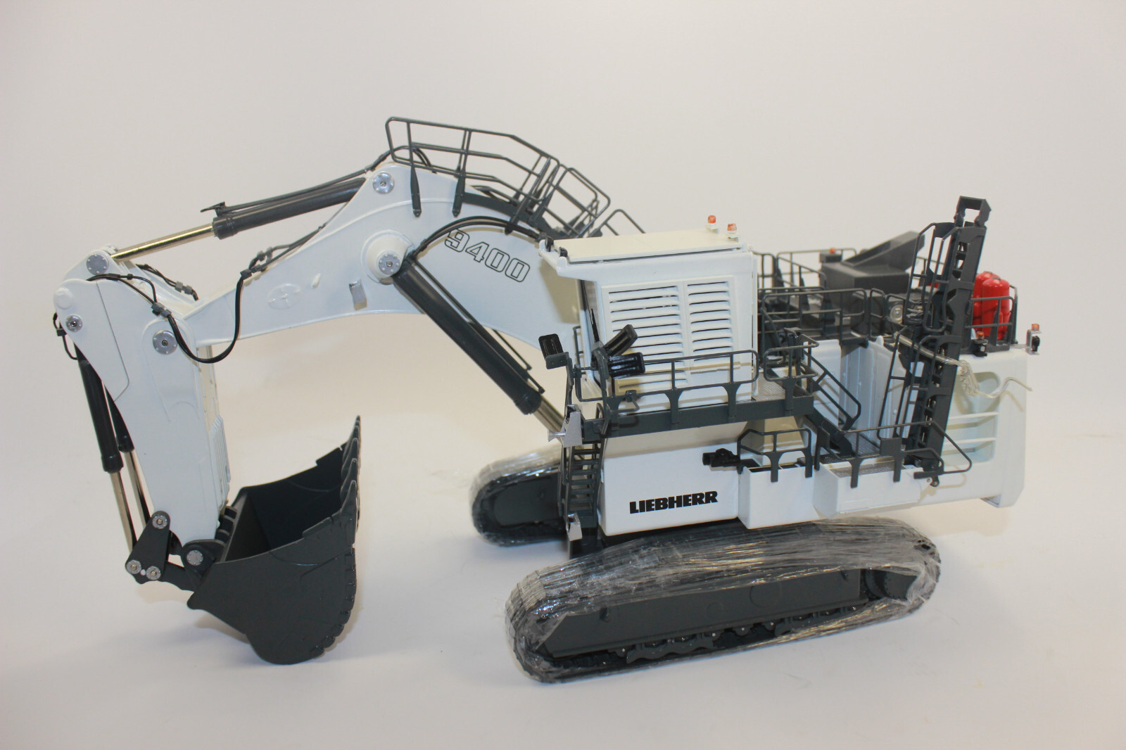 Nzg 860 1 Liebherr R 9400 Excavator Crawler Excavator Bucket 1:50 New OVP 8601