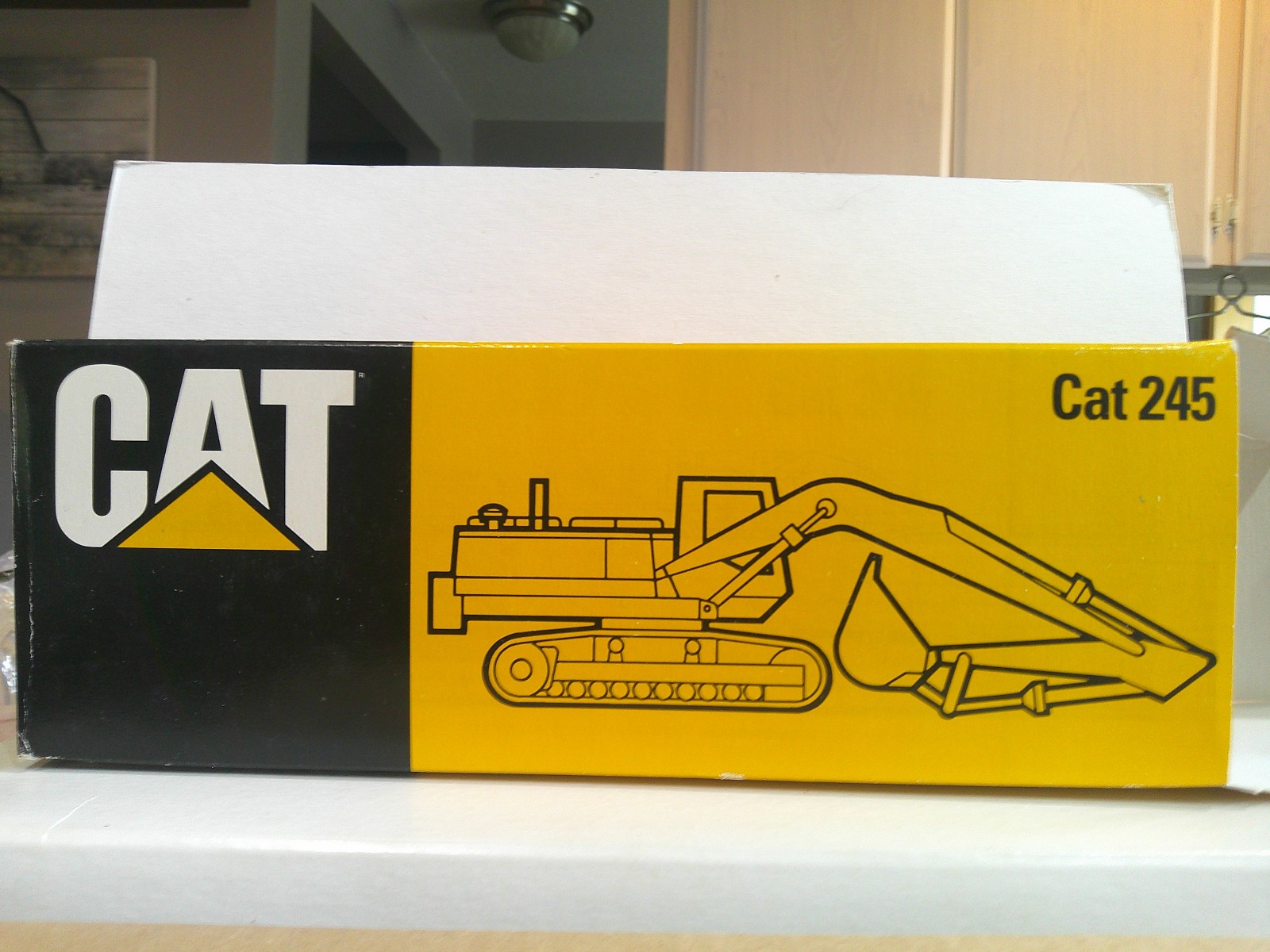 NZG CAT 425 Hydraulic Excavator #160 1/50 Scale Very Good Good+ Box