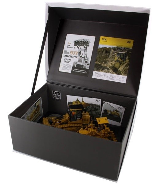 DIECAST MASTERS,Evolution Series set with two CATERPILLAR track loaders the 9…