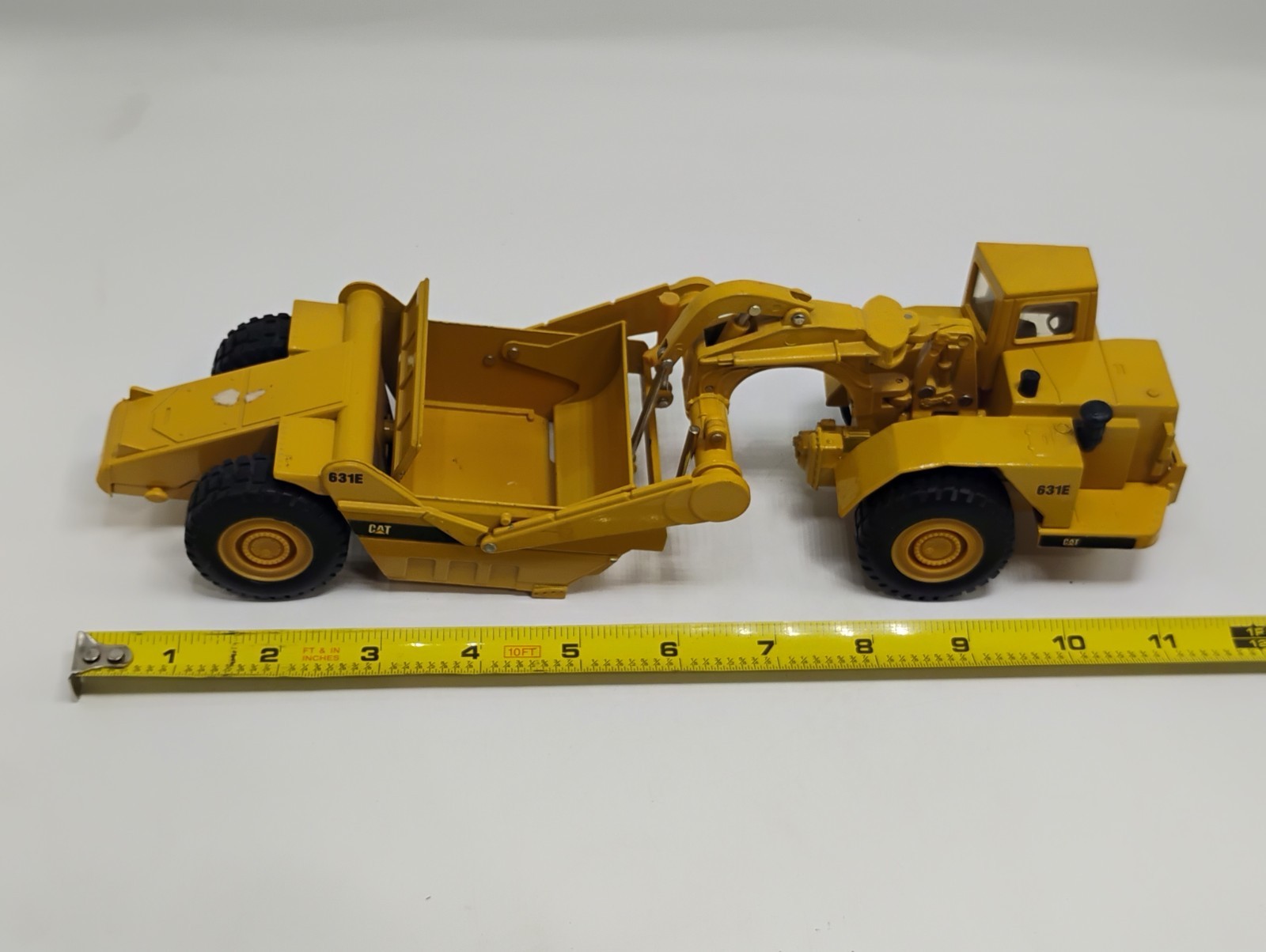 ERTL 1:50 Scale Caterpillar Cat 631E Wheel Tractor Scraper FOR PARTS OR REPAIR