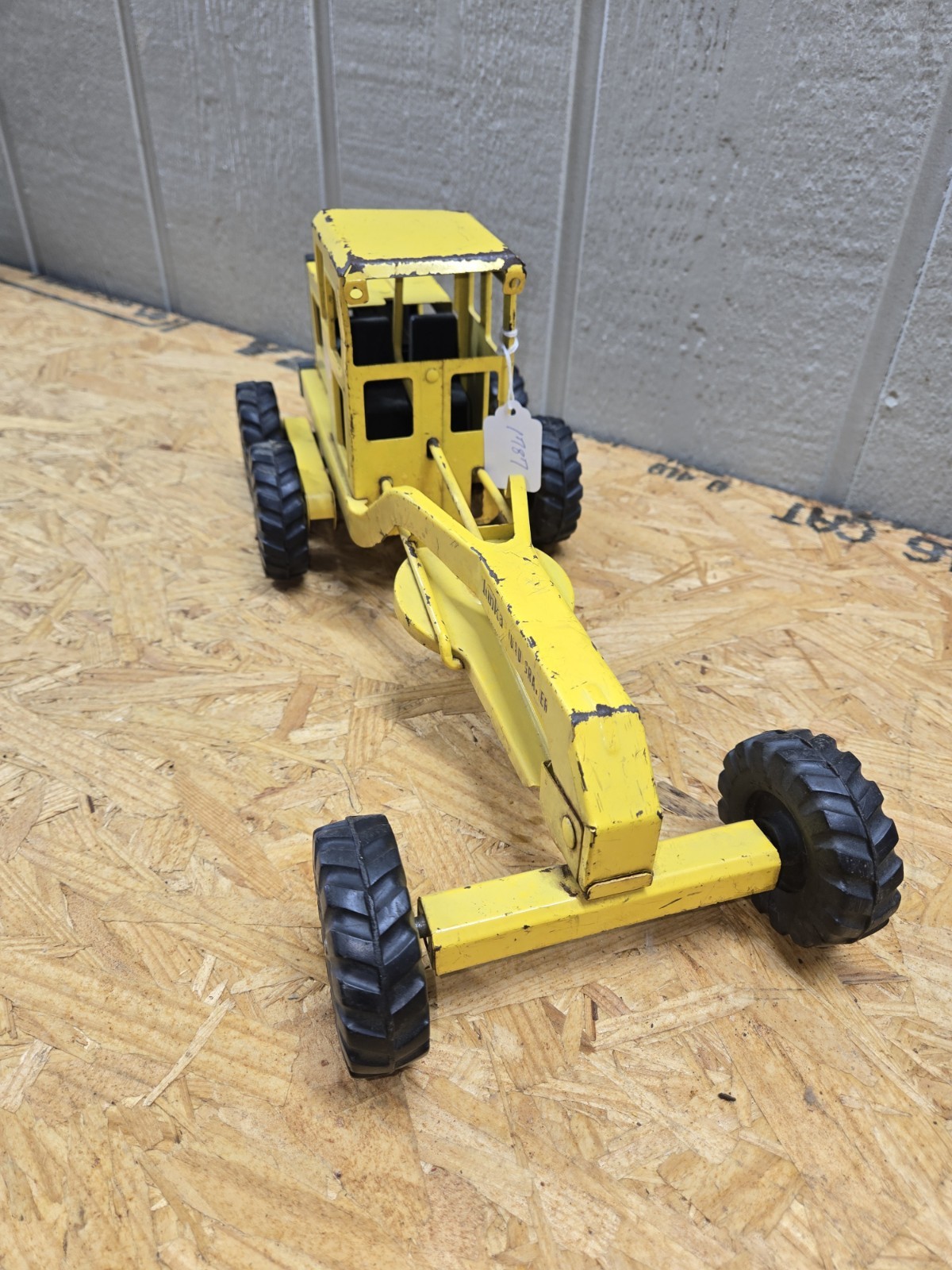 Vintage Tonka Road Grader Construction Yellow 1/12 Scale
