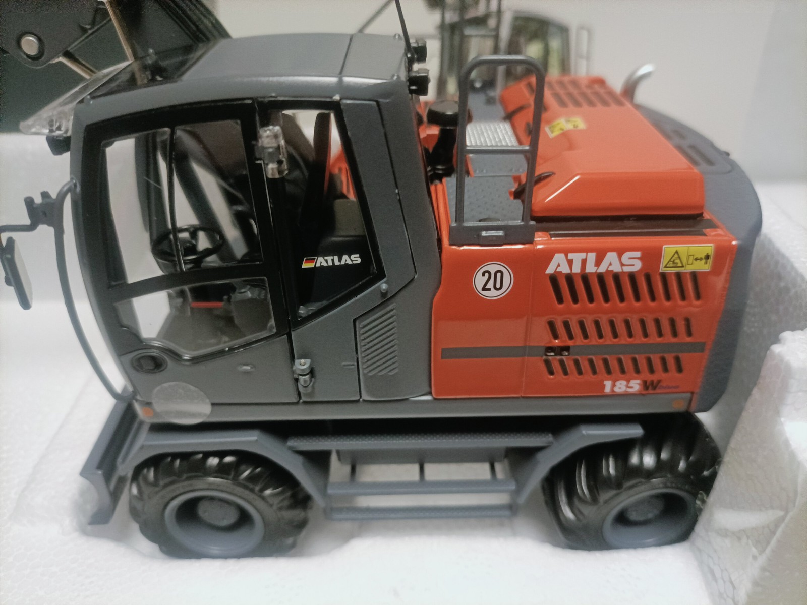 AT 1 32 Atlas Engineering Excavator Model ATLAS 185W Excavator Nokian Grey