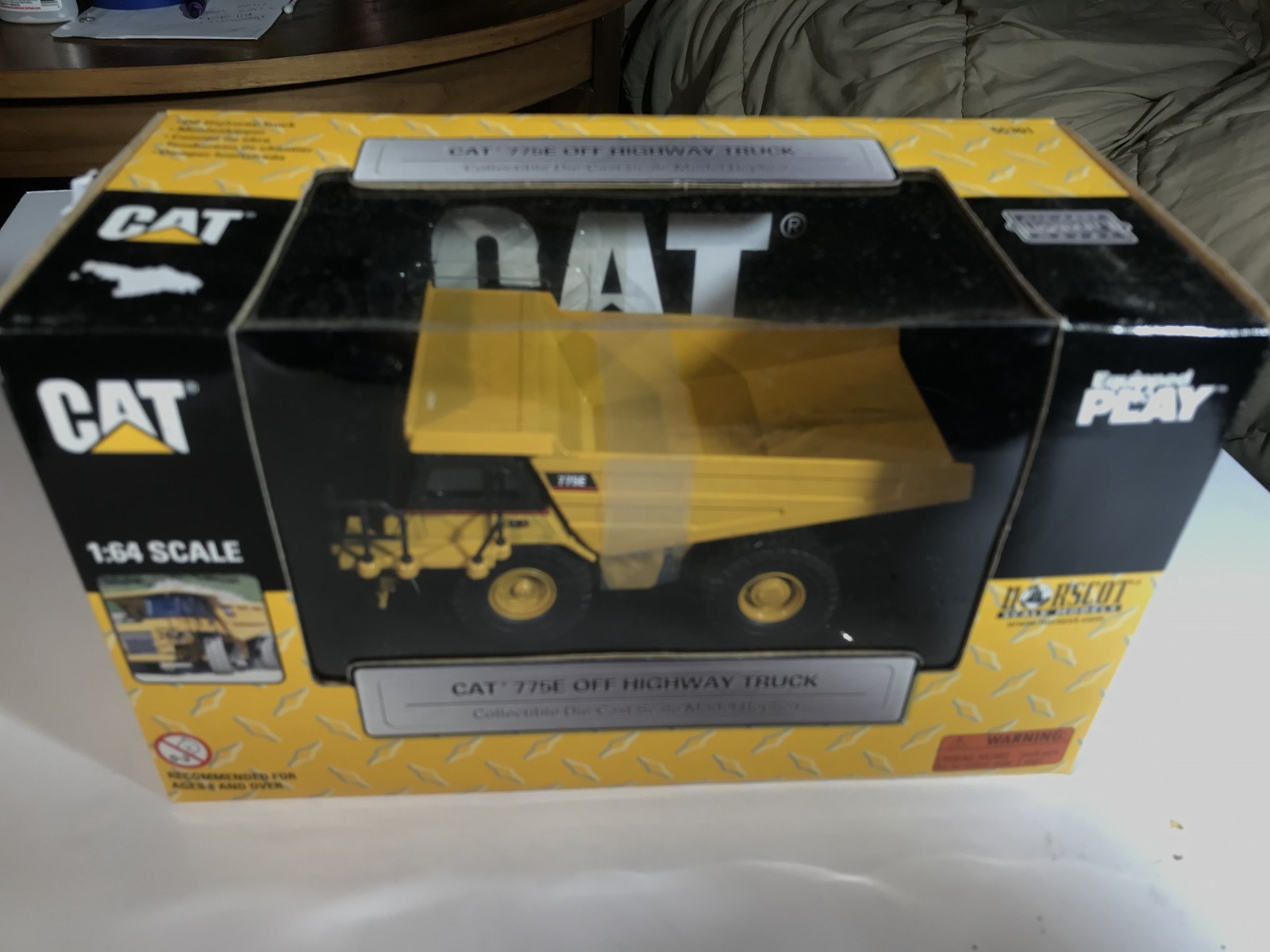 CAT 775E Off Highway Truck Diecast 55301 NIB 1:64 2005