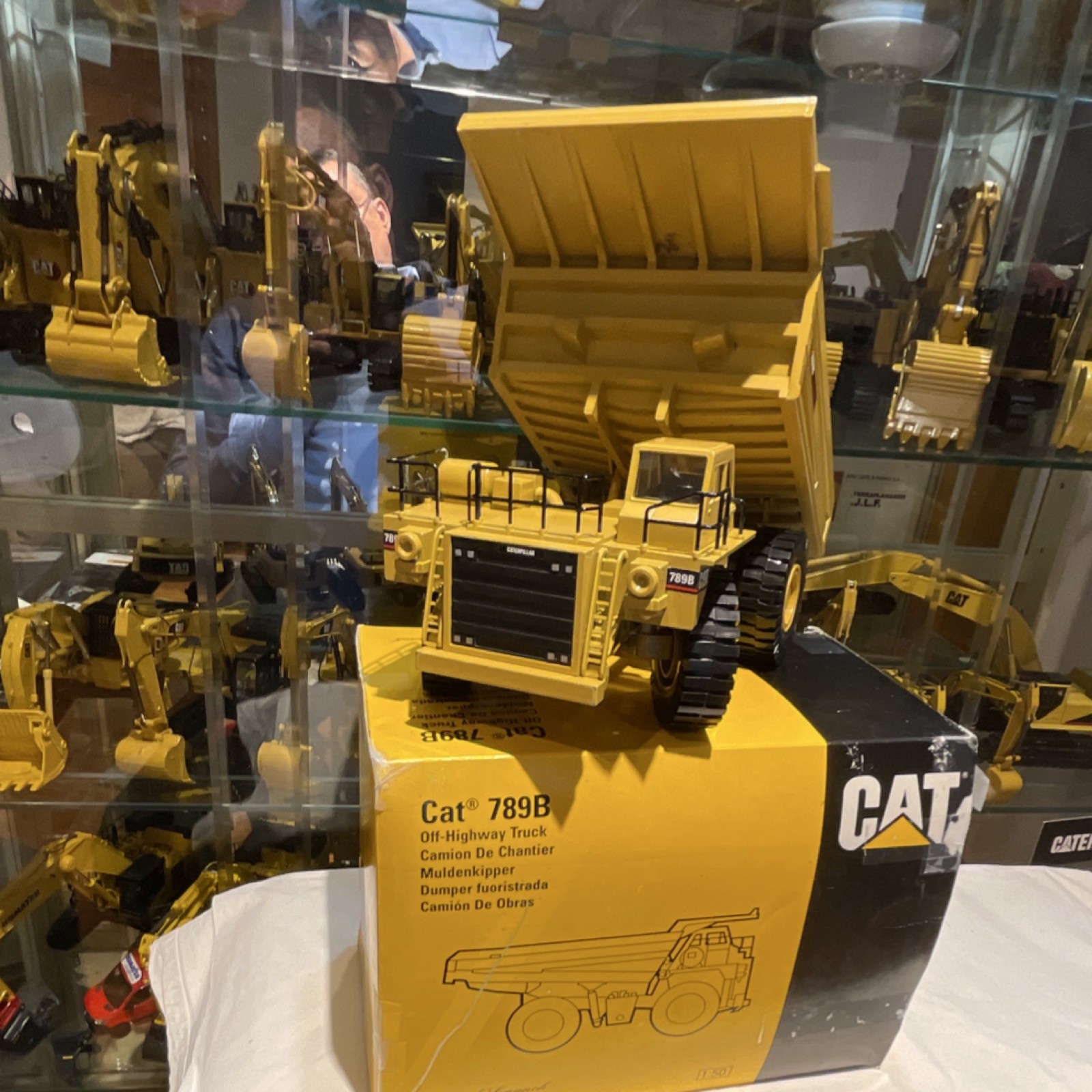 CAT 789B Off-Highway Dump Truck 1:50 Diecast Model Yellow Black w/ Box