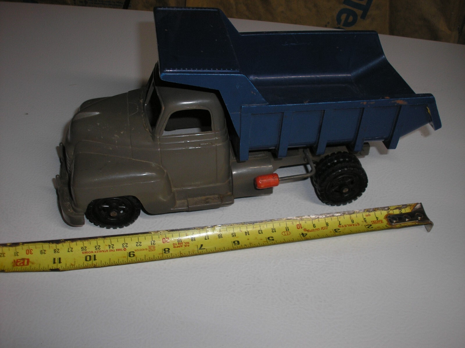 Rare 1950’s Marx Plastic 11 1/2″ long Dump Truck with lever Free SHIPPING