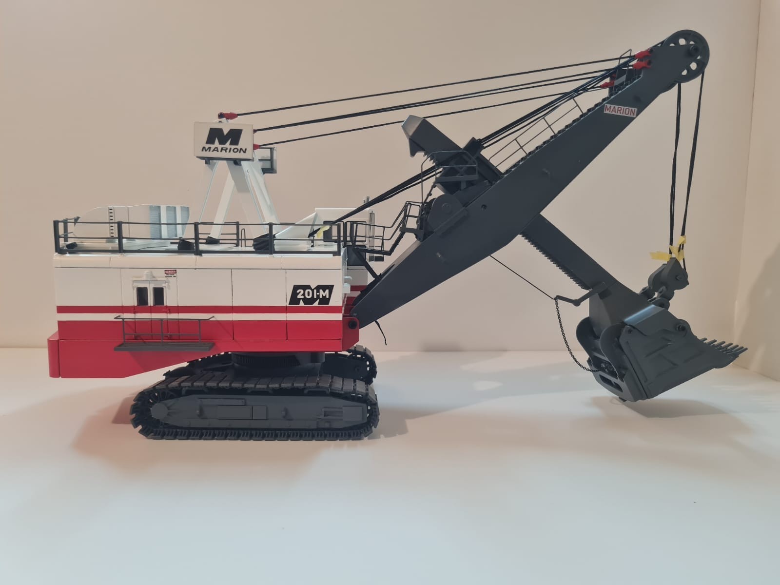 Marion 201M – 1/50 scale Ready Built Model with functional bearings