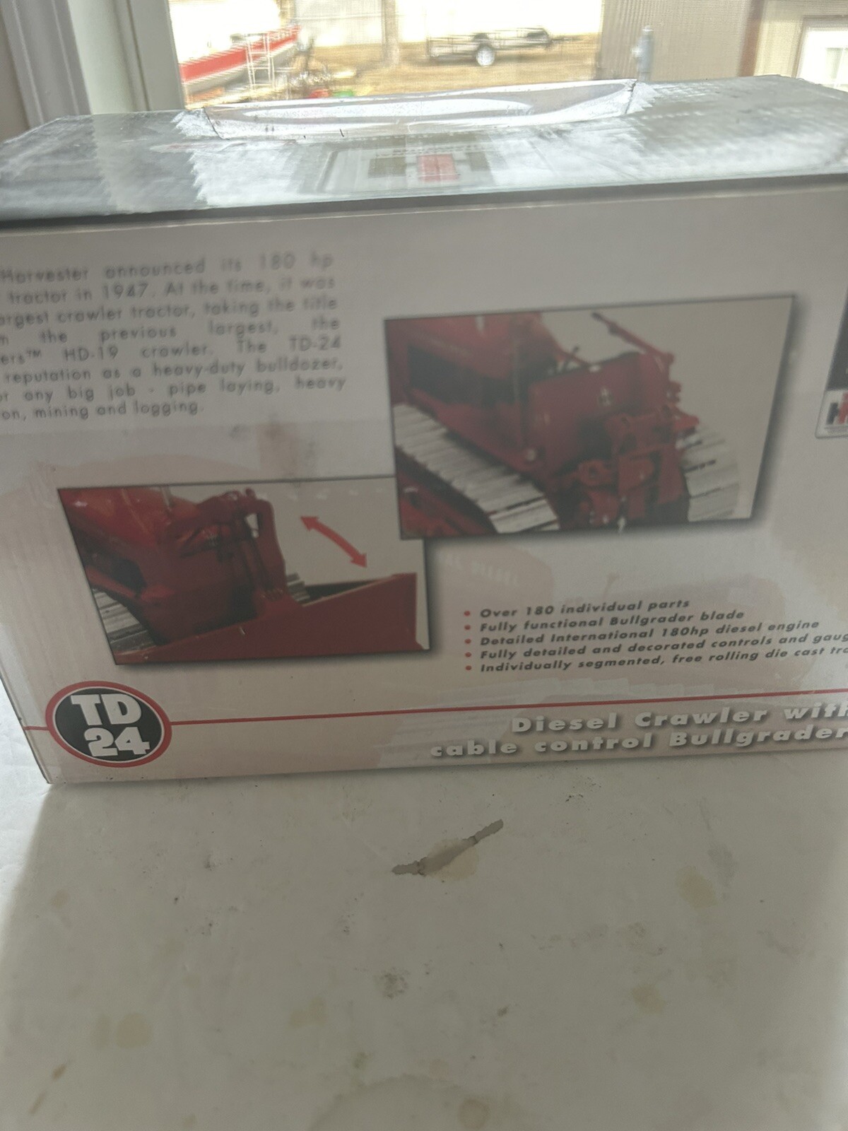 1/25 INTERNATIONAL HARVESTER TD-24 CRAWLER WITH CABLE CONTROL”THE AGILE GIANT”