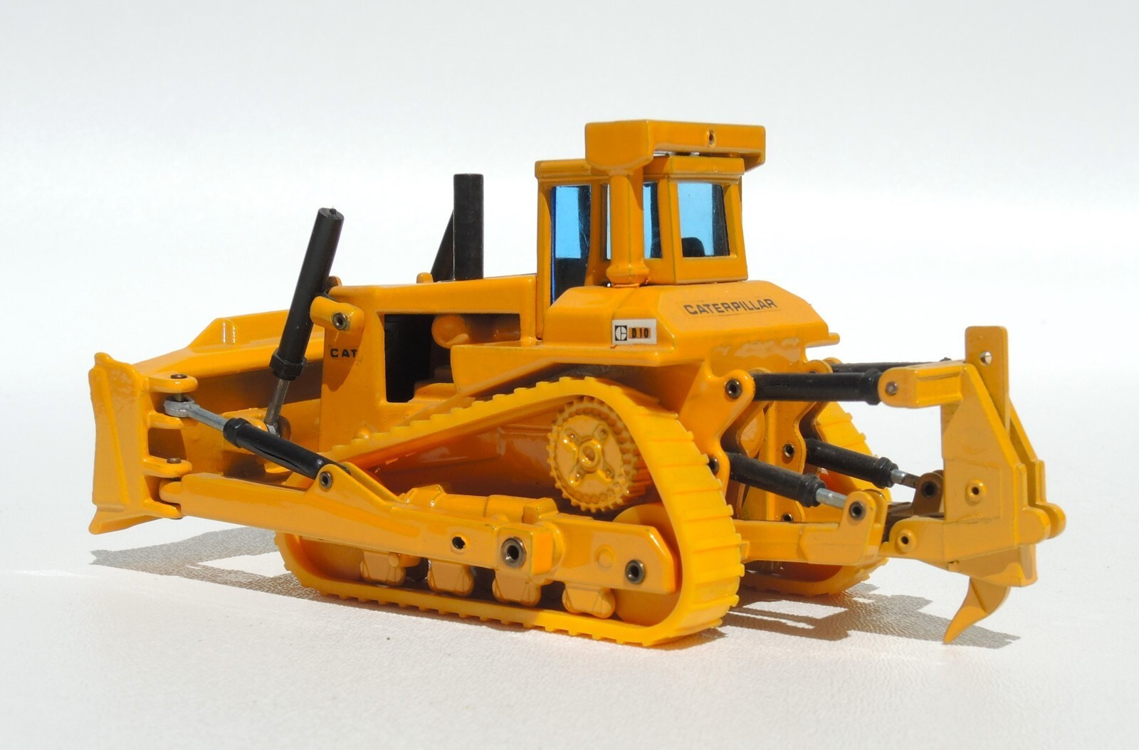 Caterpillar CAT D-10 Chain Tractor Joal Compact Die Cast Metal 1:70 Ref. 220