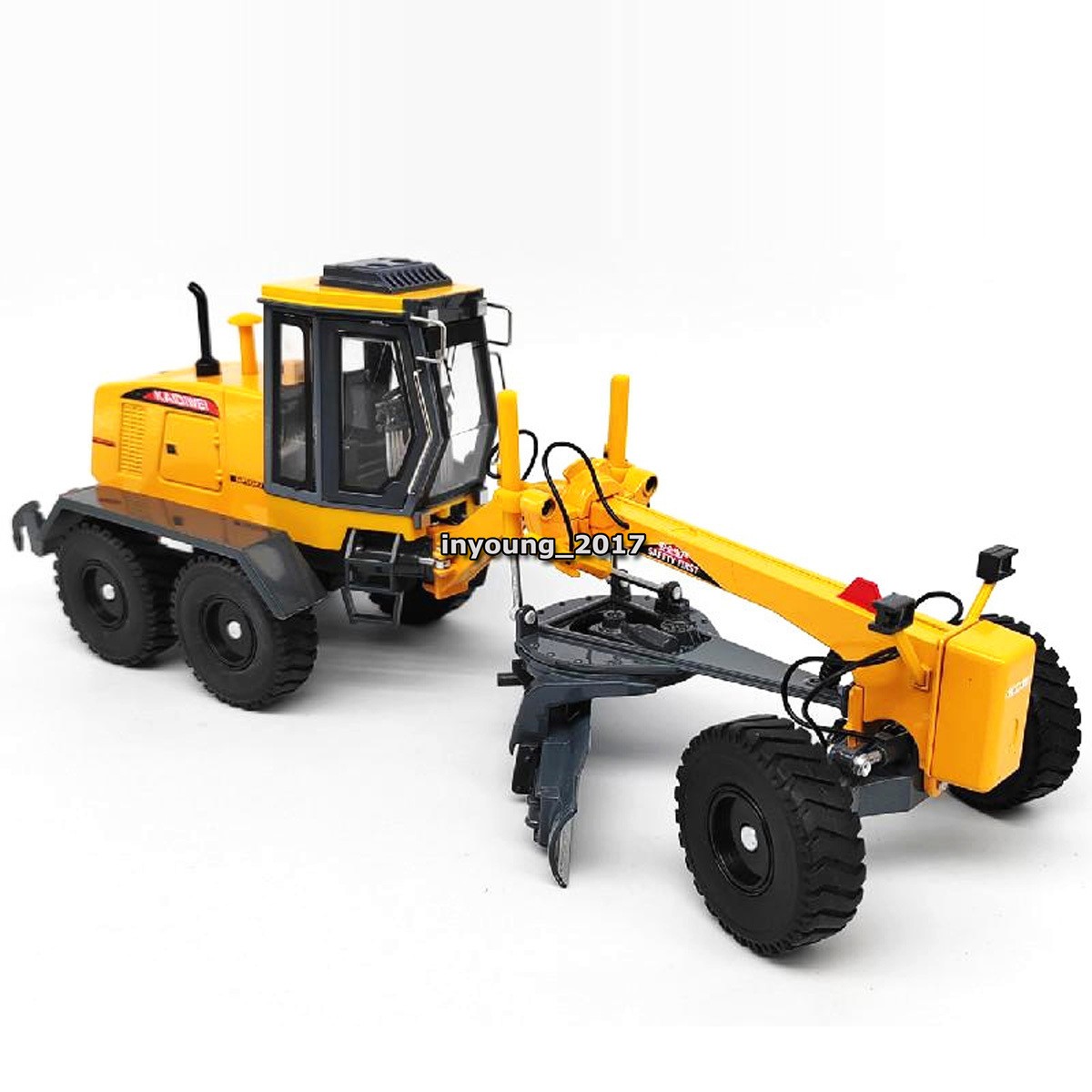 1:35 Grader Truck Model Construction Vehicle Diecast Toys for Boys Kids Gifts