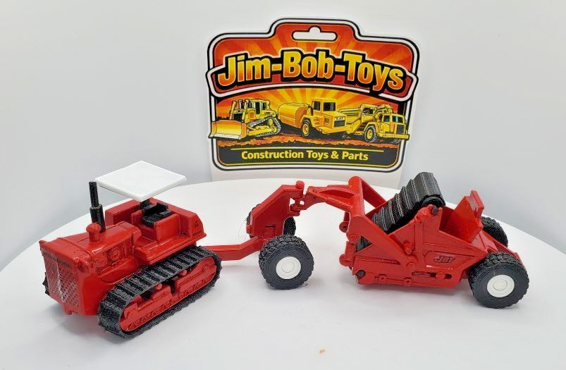 Ertl IH TD20 Dozer with Pull-type International 412B Scraper (1:64 Scale)