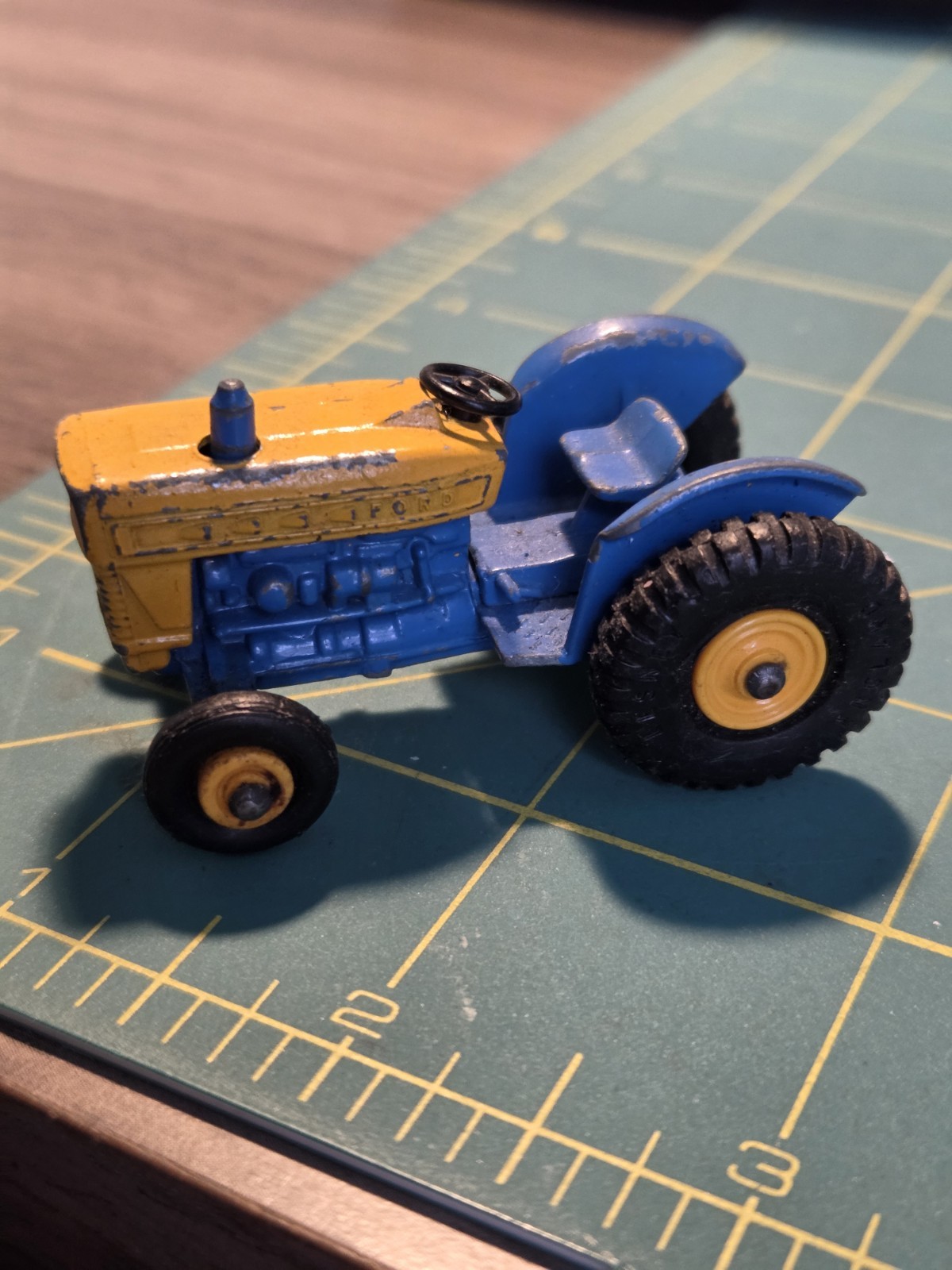 Vintage 1960s Matchbox Ford Tractor No 39 Lesney England