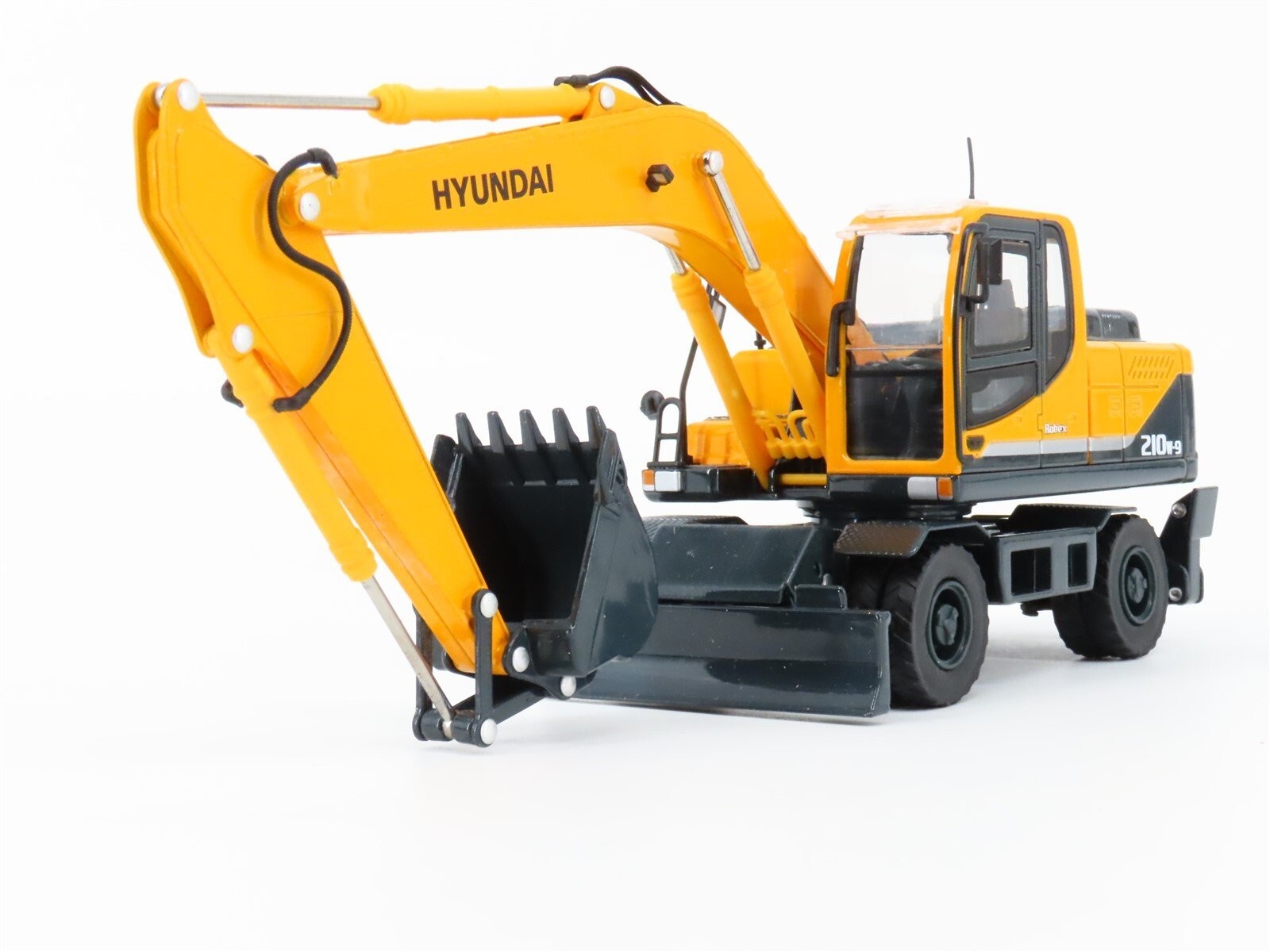 Hyundai Robex 210W-9 Wheeled Excavator – China 1:40 Scale Diecast Model New