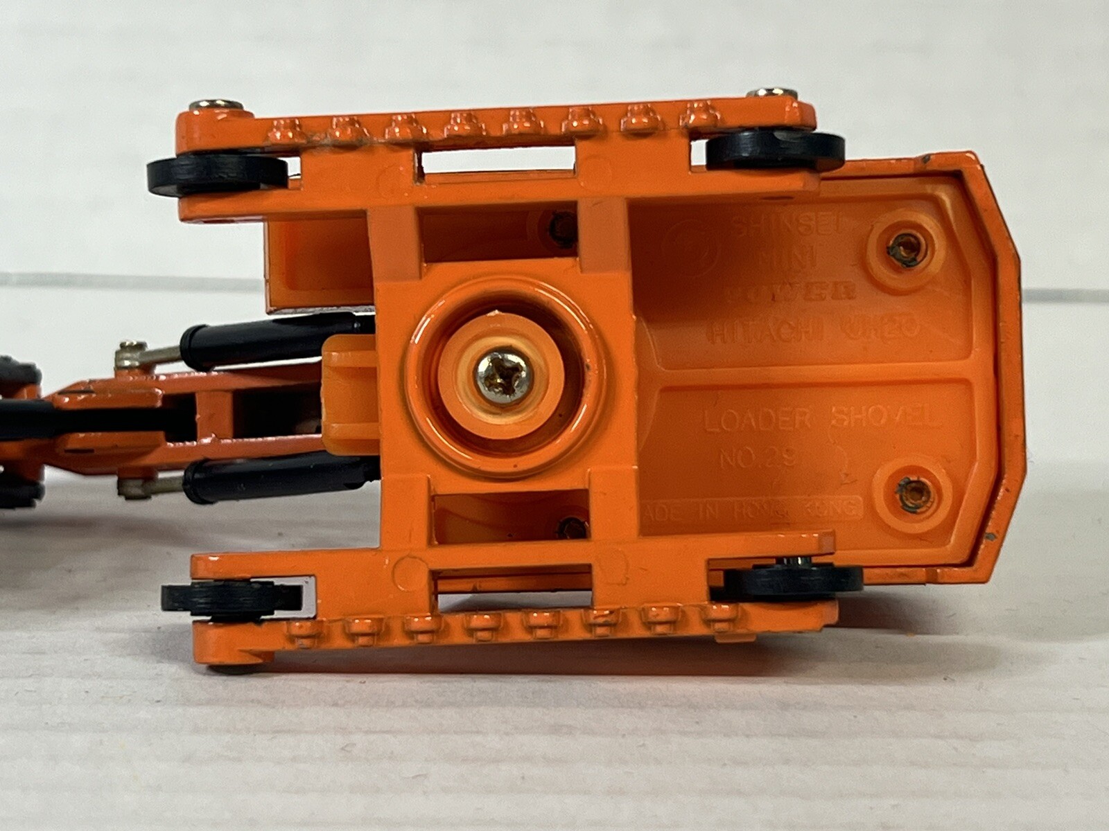 Shinsei Mini Power Hitachi UH20 Loader Shovel No. 29 Orange Diecast Tractor 1:64