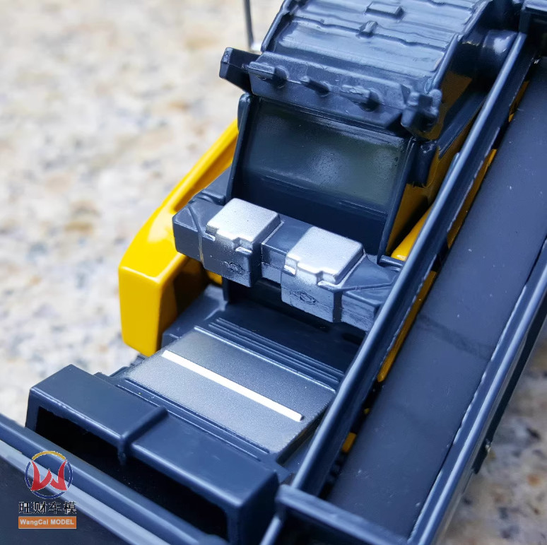 1:50 keestrack Crusher Screening Machine Construction Equipment Diecast Model