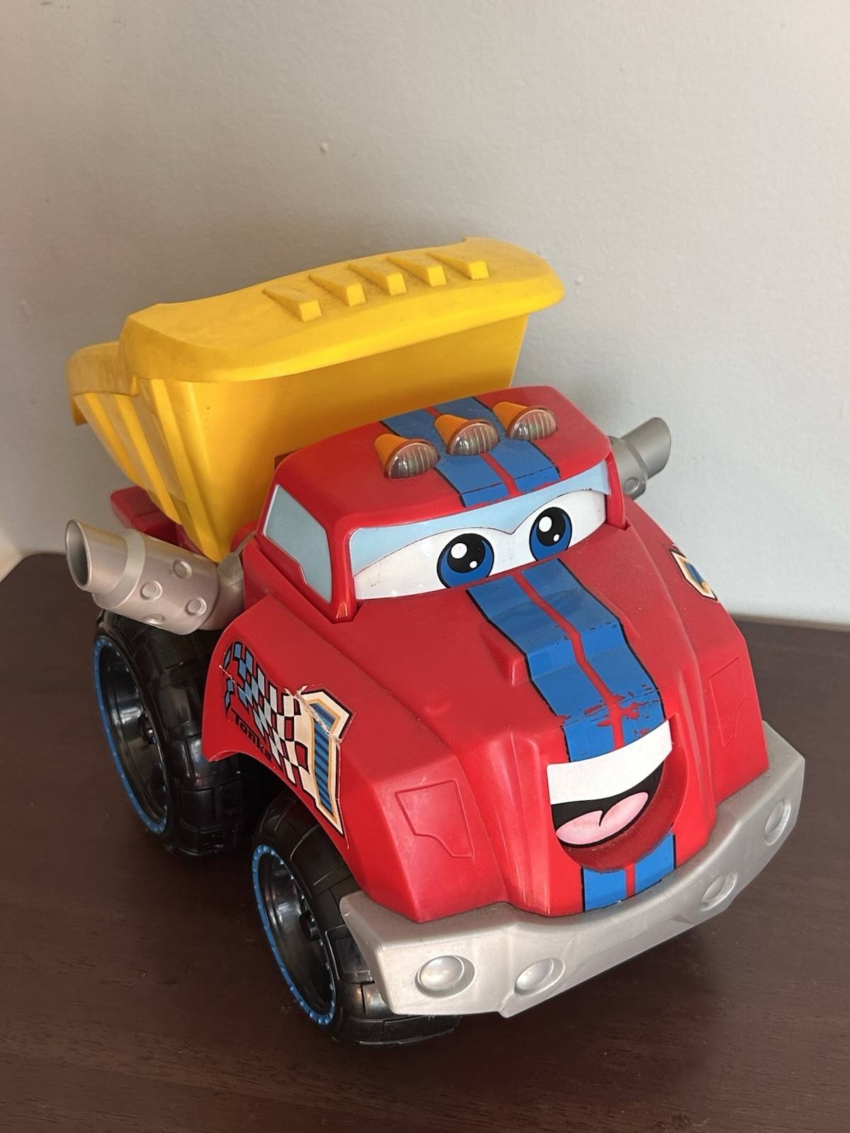 2010 Tonka Chuck and Friends Large Interactive Dump Truck