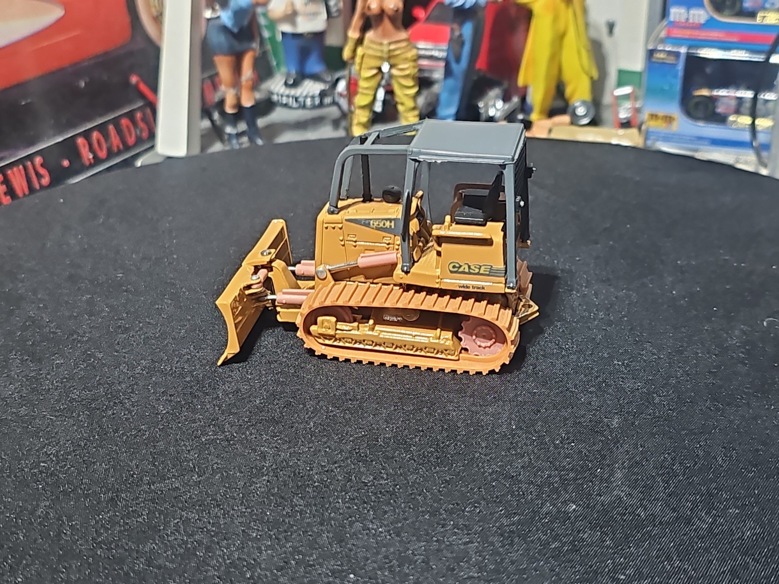 VINTAGE RARE 1/50 ERTL CASE CONSTRUCTION 650H CRAWLER VERY NICE CRAWLER