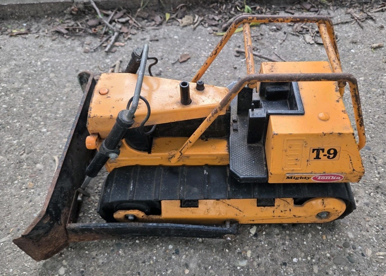 Mighty Tonka T-9 Turbo Diesel Bulldozer 17″ 1970s / 1980