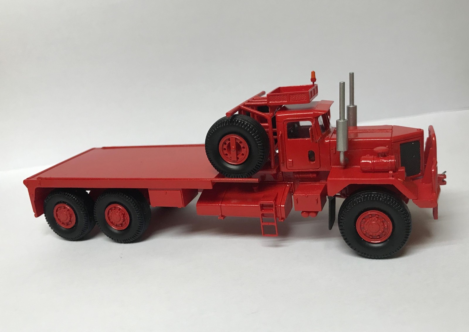 HO 1/87 Kenworth 953 Oilfield – Ready Made Resin Model – RED