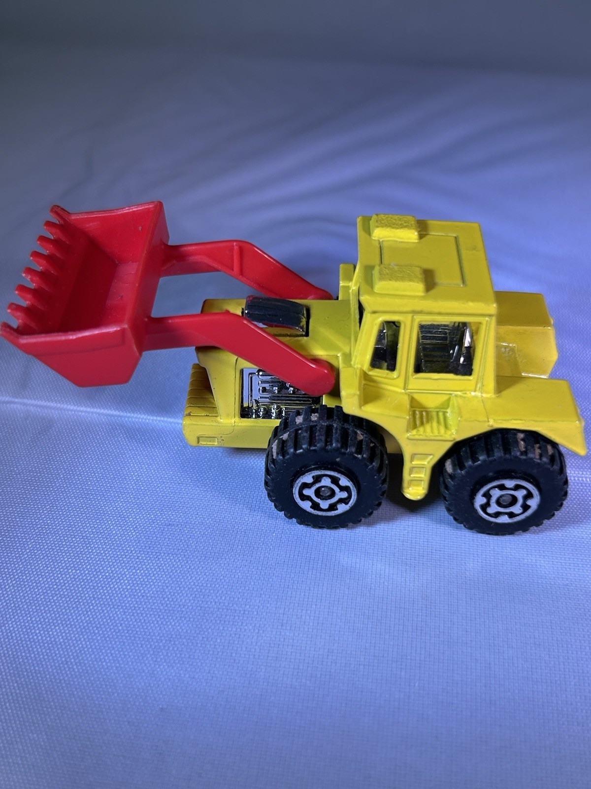 Matchbox Superfast Diecast Tractor Shovel Yellow & Red 1976 Vehicle Toy