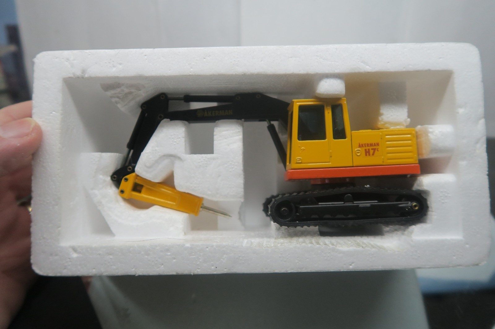 JOAL COMPACT #249 1/50 SCALE AKERMAN H7C EXCAVATOR W/HYDRAULIC HAMMER W/BOX!