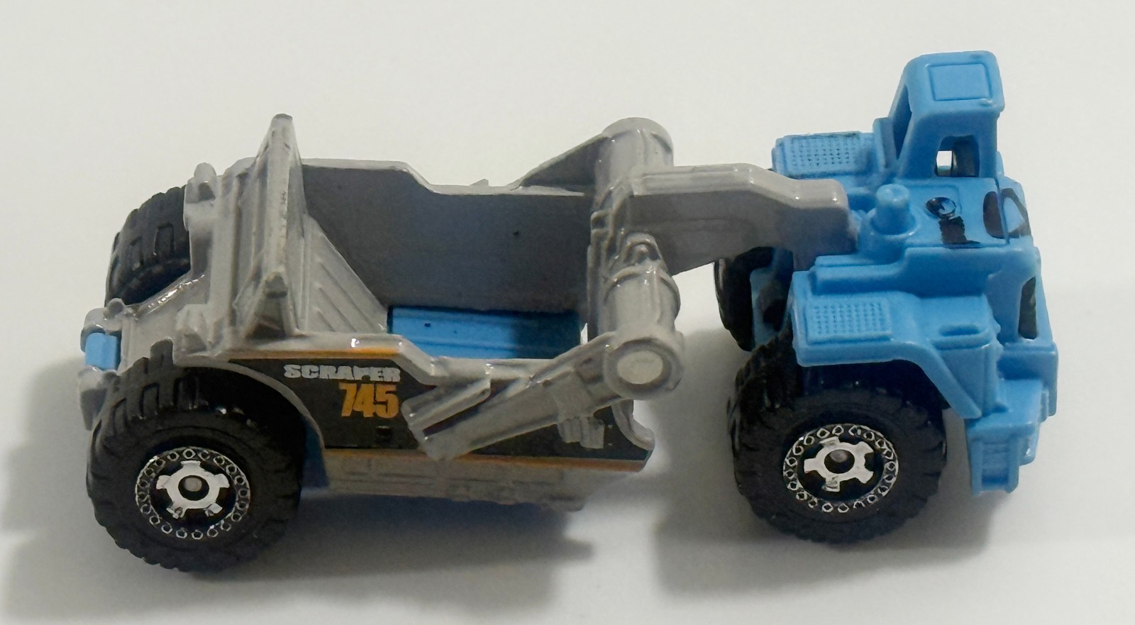 Matchbox Diecast 1/64 Scraper – Construction