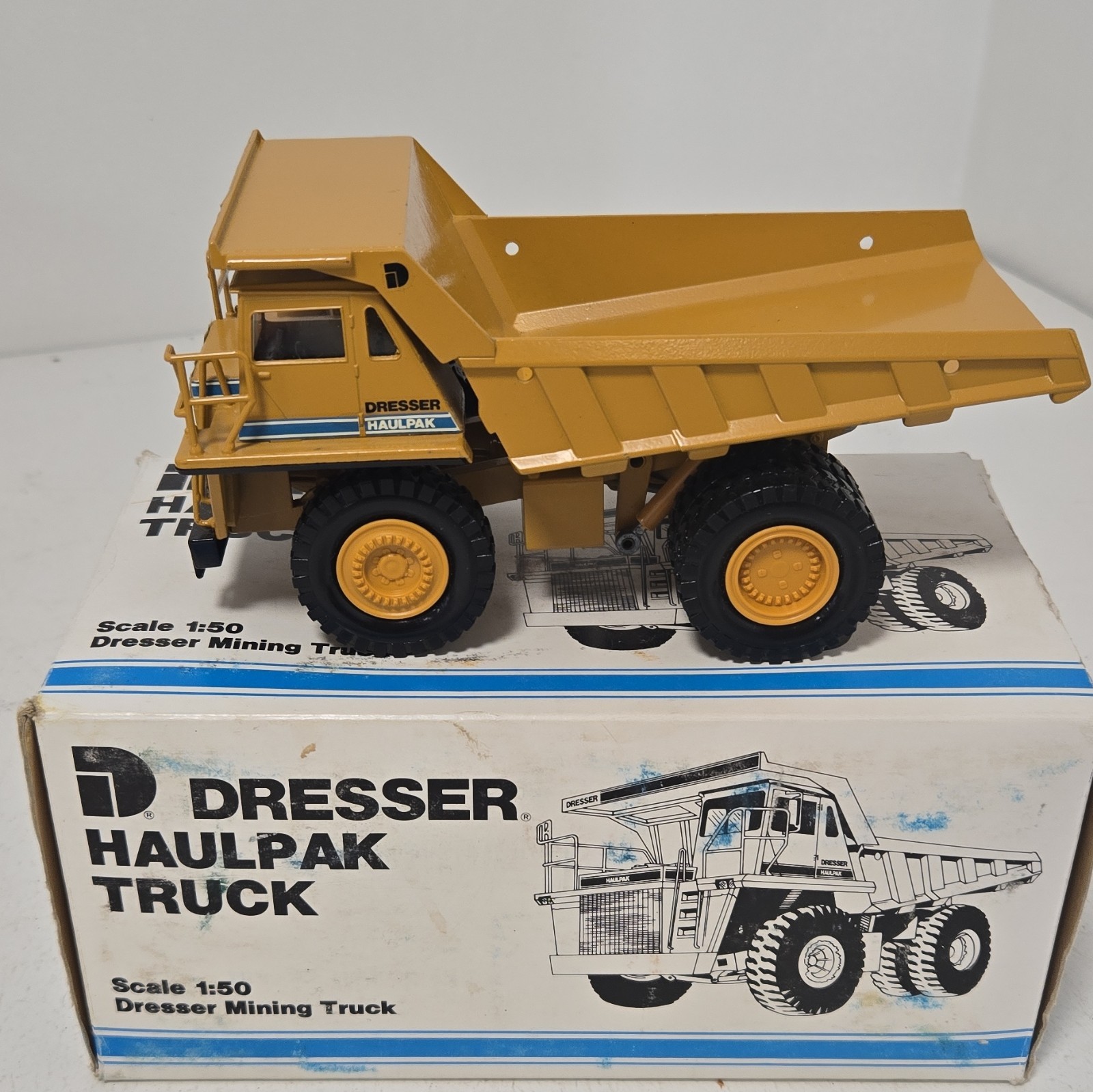 Conrad Dresser Haulpak Mining Truck 2722 1:50 Diecast Model w/ Box