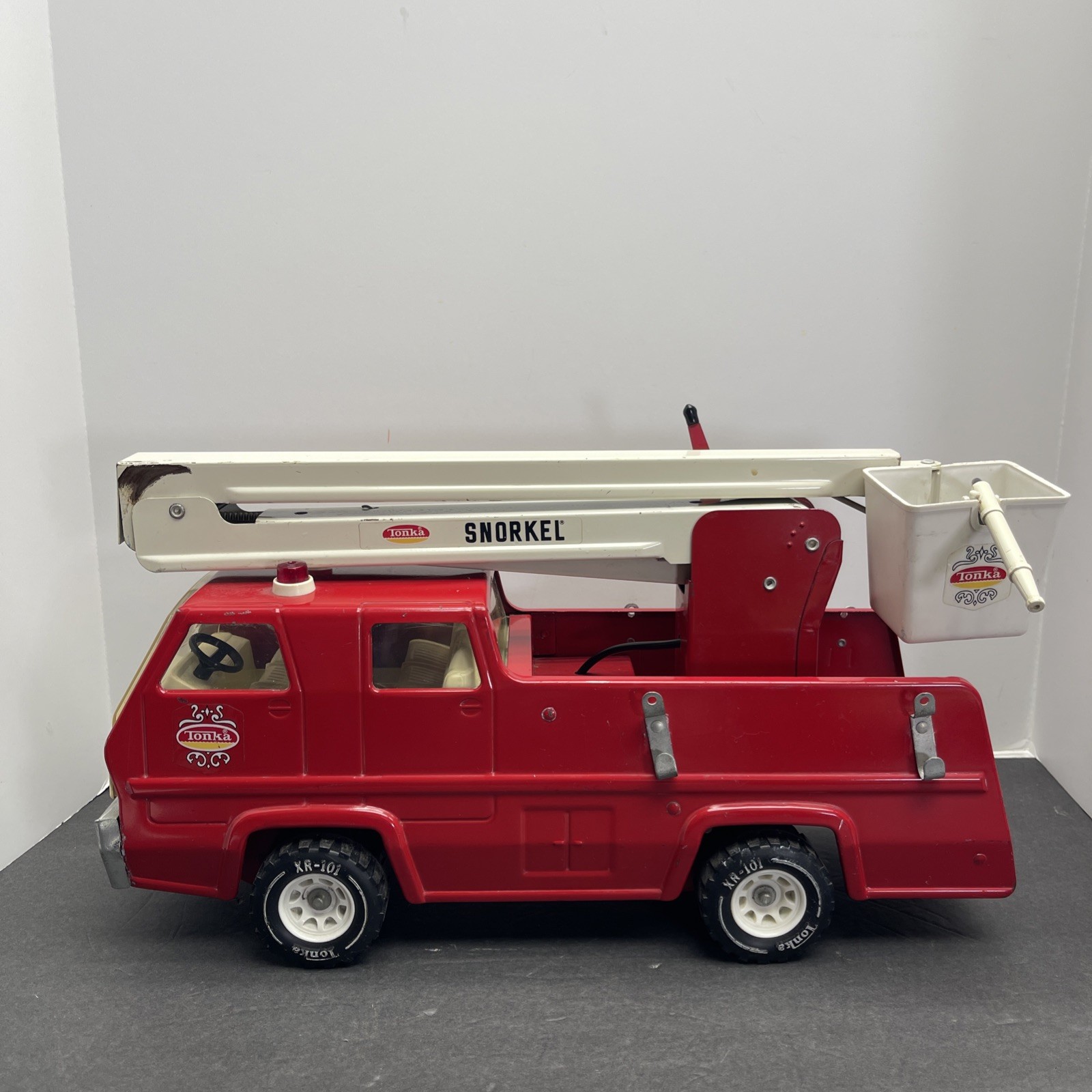 1970’s Vintage Tonka Snorkel Fire Truck Pressed Steel Good Condition