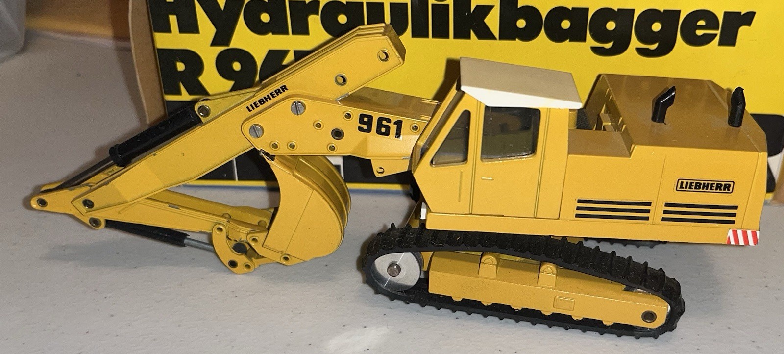 GESCHA LIEBHERR R 961 HYDRAULIKBAGGER WEST GERMANY 1/50