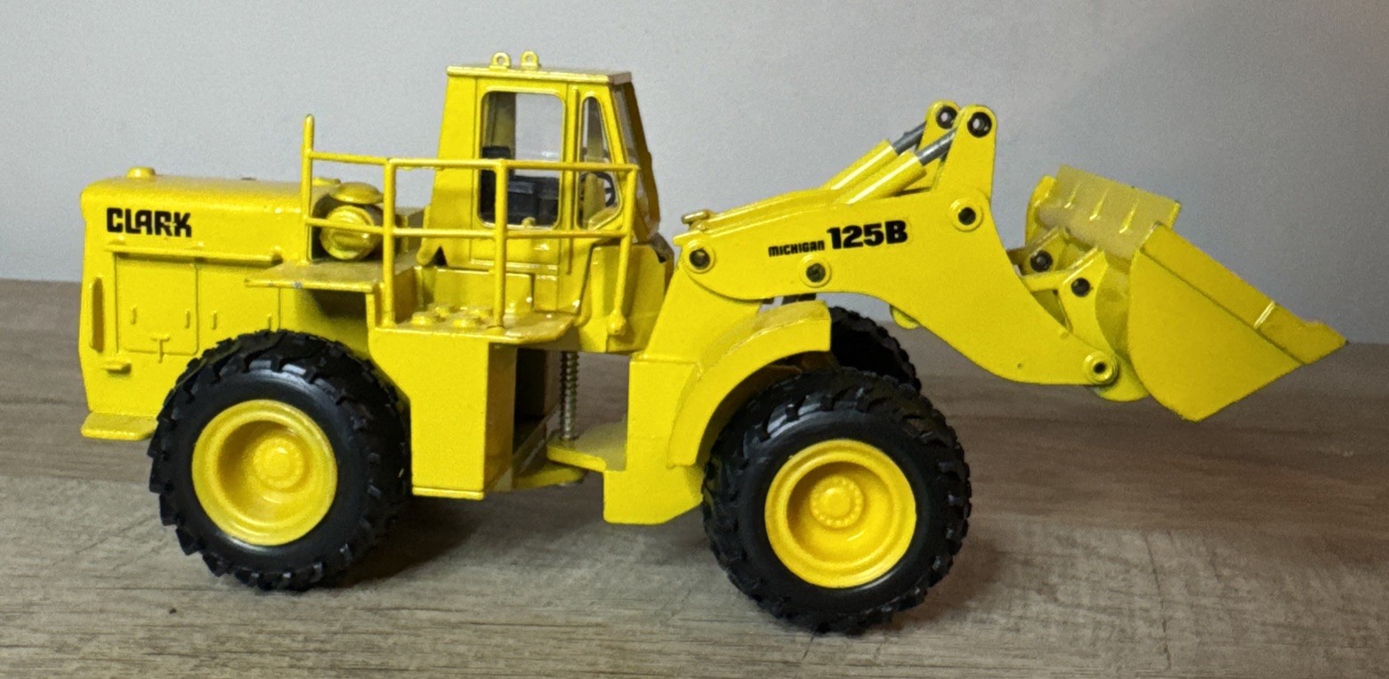 Conrad Art 2884 1:50 Scale Diecast Clark 125B Michigan Wheel Loader West Germany