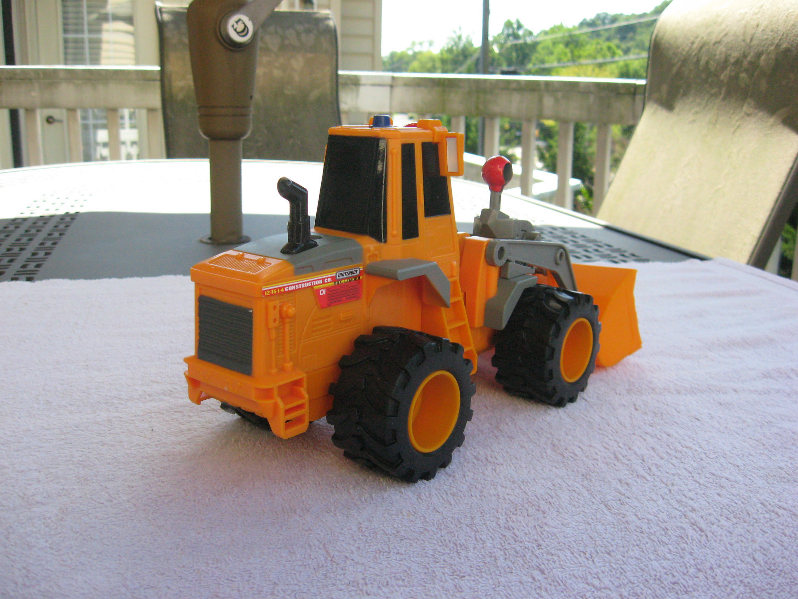 Matchbox MBX Front End Loader~Plastic~ 12 1/4″ Length