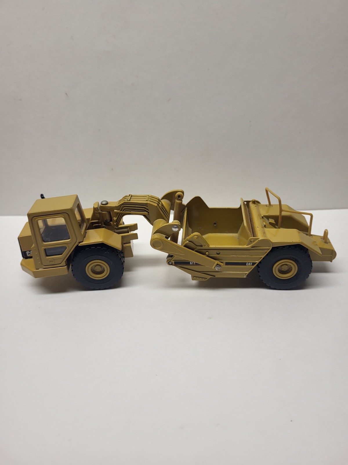 CAT 611 Wheel Tractor Scraper Truck Diecast Construction Toy Norscot Collectible