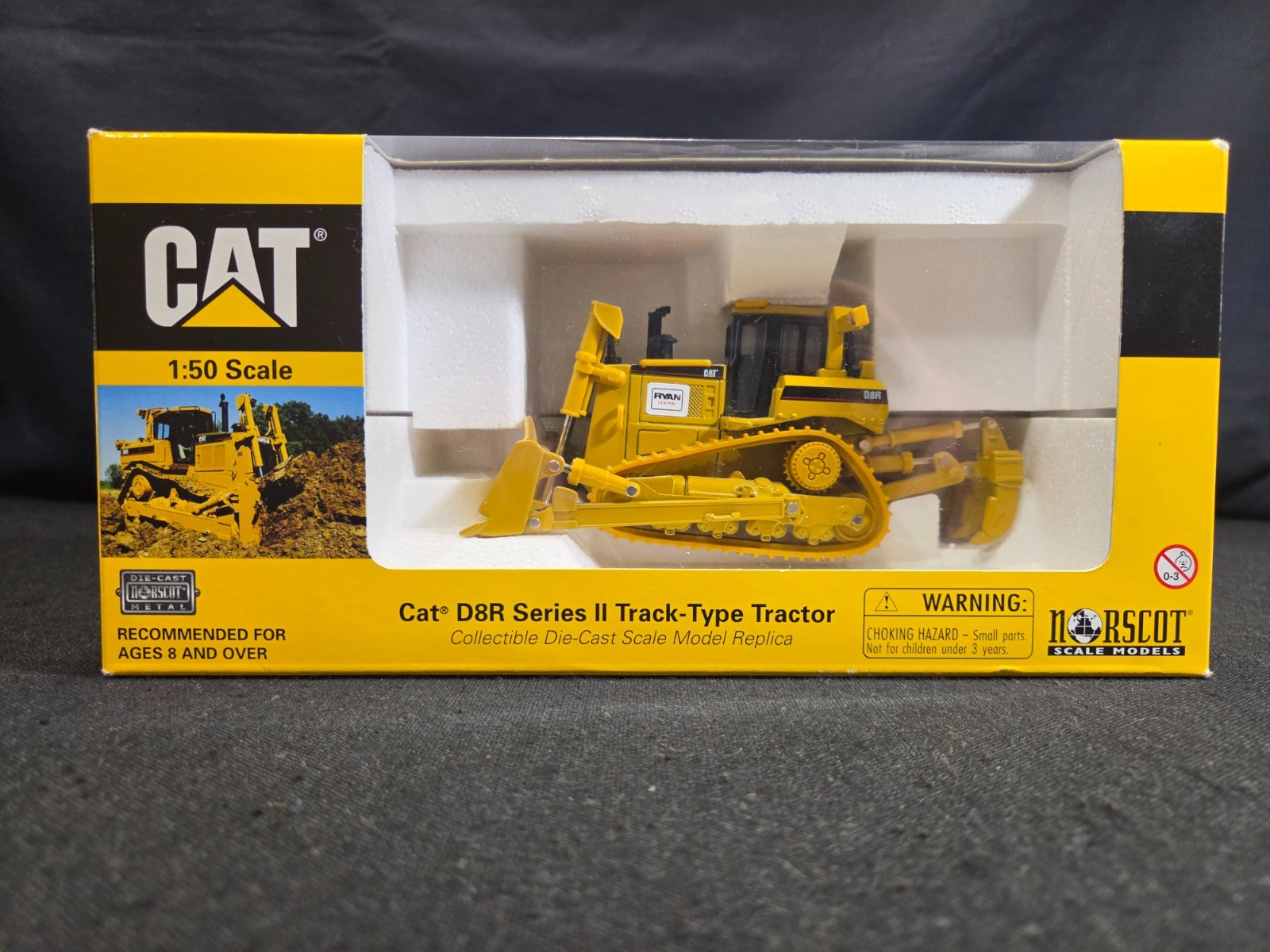 Norscot 1:50 Scale CAT Caterpillar D8R Series II Track-Type Tractor 55099