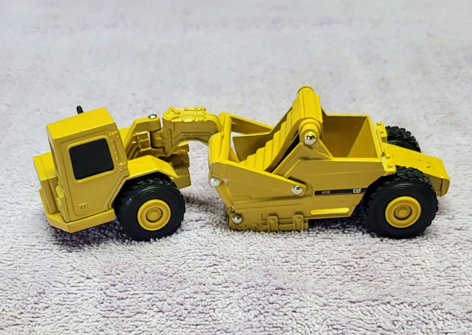VTG. Norscot Group Inc U.S.A. Caterpillar 613C Motor Scraper Die Cast 9361