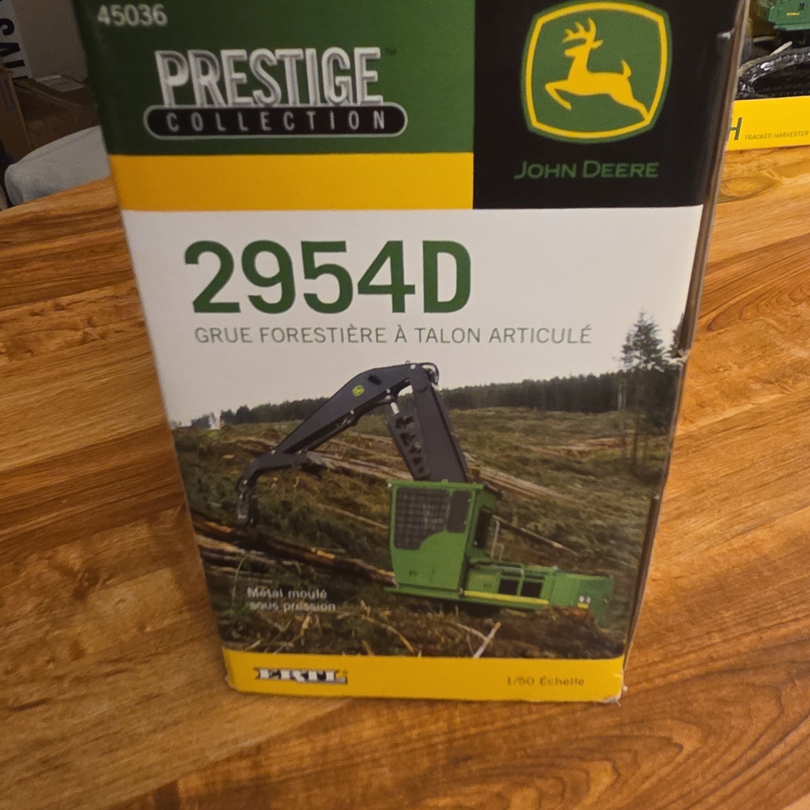 Ertl John Deere 2954D Prestige Collection Live Heel Log Loader 1:50 Diecast
