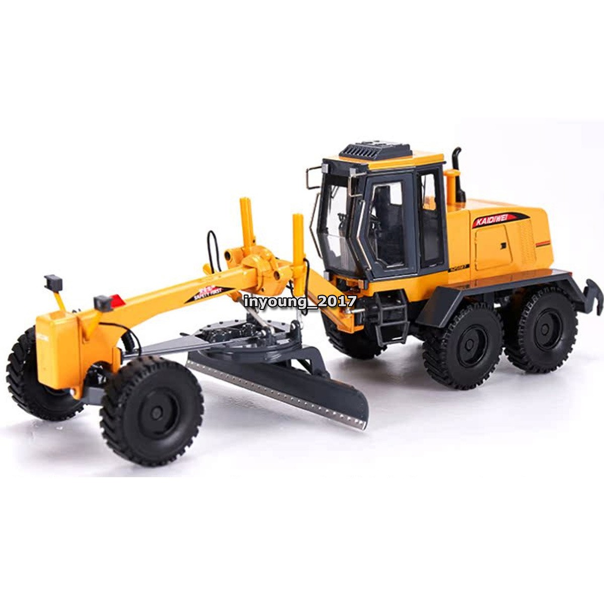 1:35 Grader Truck Model Toy Car Diecast Construction Toys Vehicle for Boys Kids