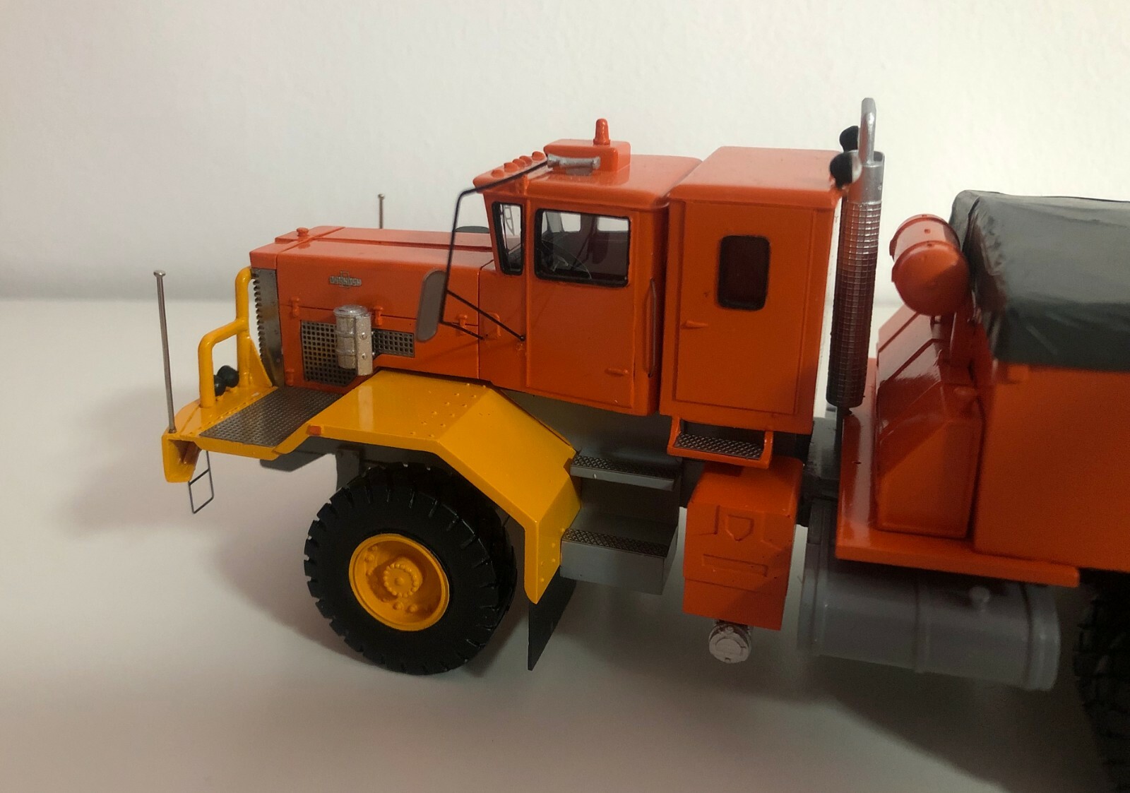 Resin 1/50 Oshkosh J30120 6×4 Transpesa Della Volpe – Built by Fankit Models
