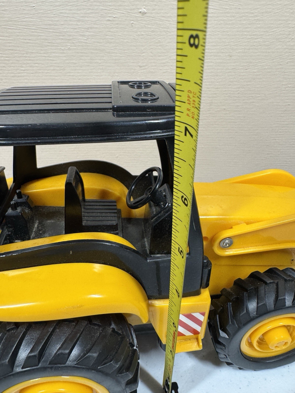🍀 MD48 Yellow Black Backhoe Loader Construction Toy Vehicle with Working Arms