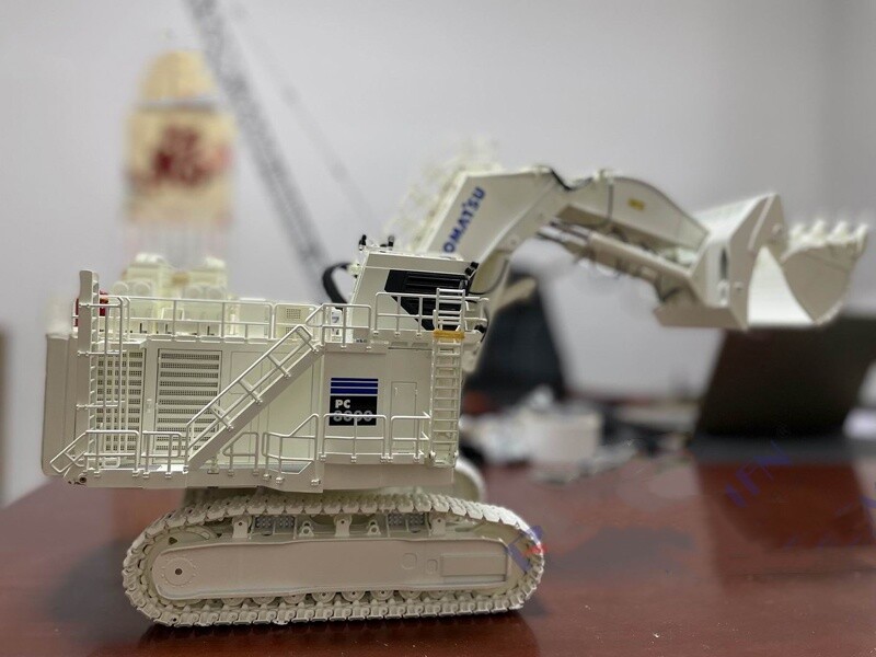 1:50 BYMO PC8000-11 Excavator Diesel Shovel Construction Machine Diecast Model