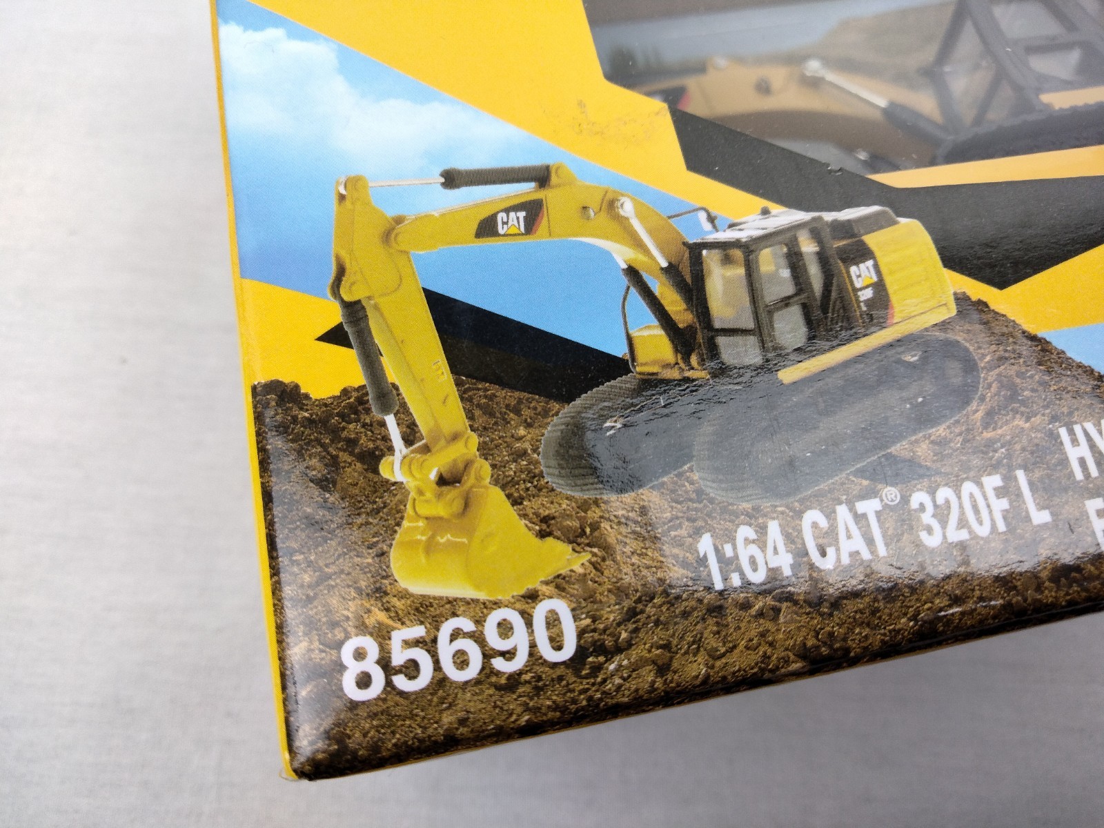 CAT 320 F L 1:64 Scale Model Hydraulic Excavator Construction Diecast 85690 NEW
