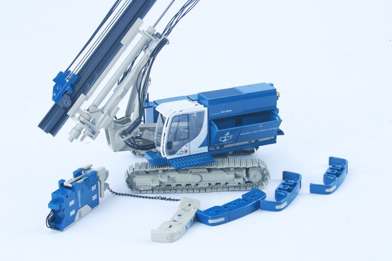 1:50 BYMO RTG RG21T Pile Drive with Hydraulic Vibrator Equipment Diecast Model