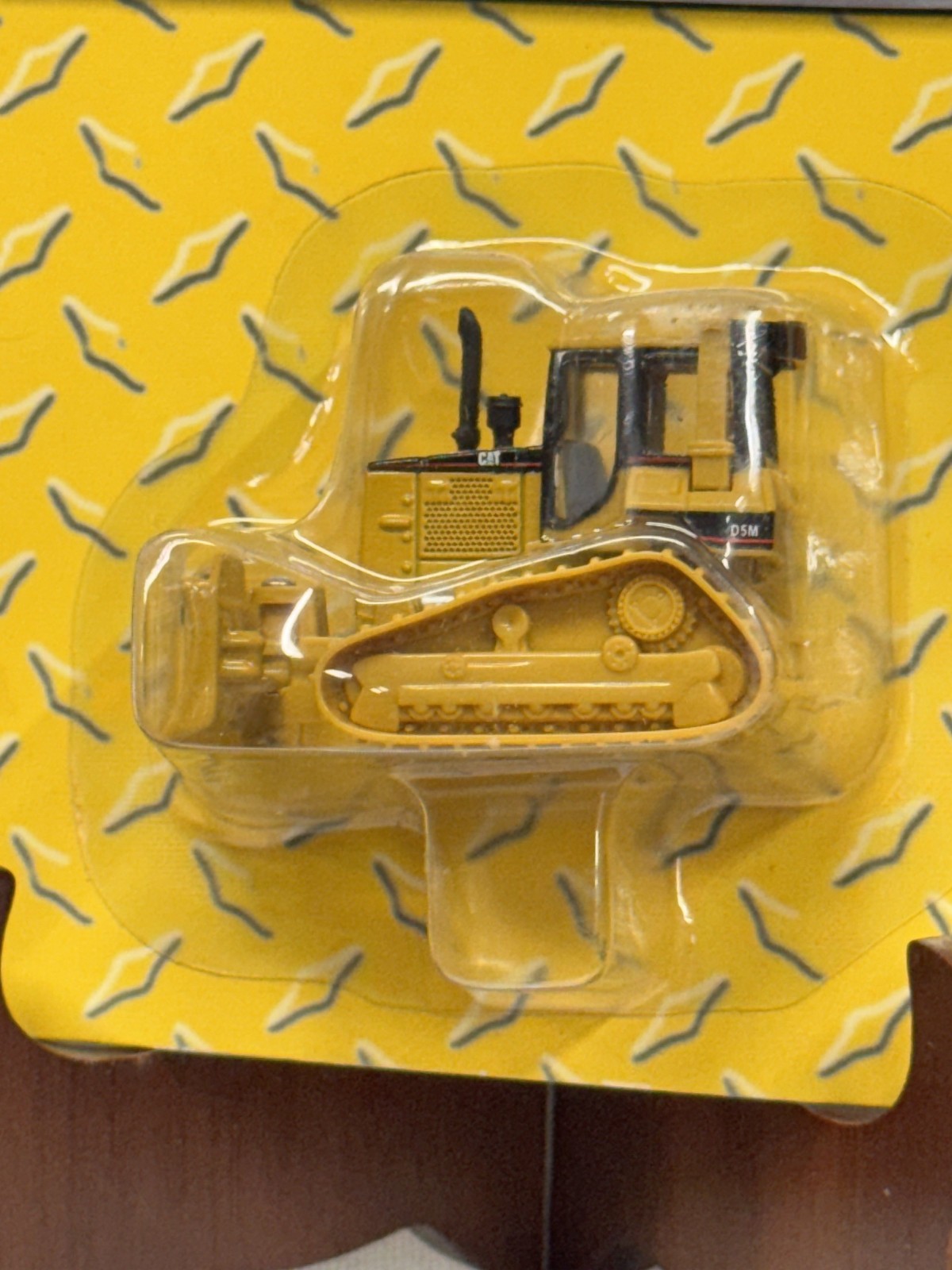 Norscot Collector Series CAT D5M TRACK-TYPE TRACTOR 1:87 Diecast 2005 NEW