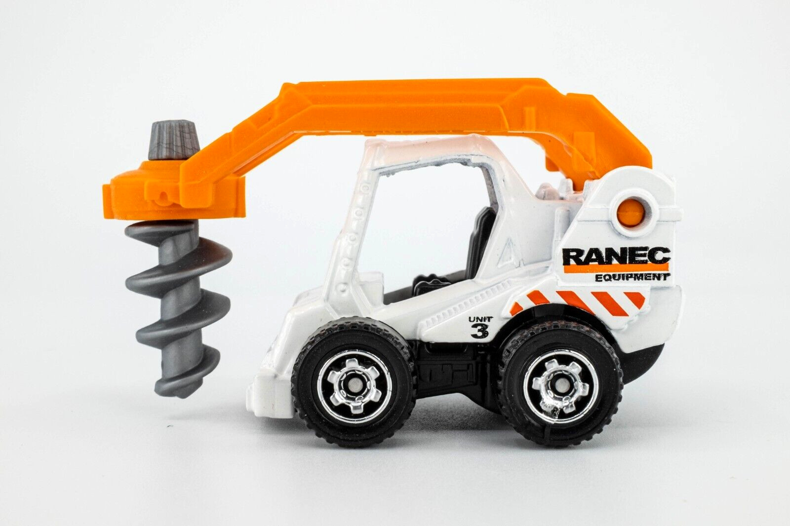 2021 Matchbox “MBX Road Crew” Drill Digger™ WHITE | RANEC EQUIPMENT | MINT