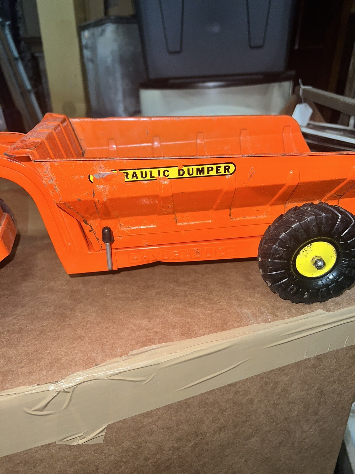 VINTAGE 1963 NYLINT 4600 HYDRAULIC dumper vehicle 23″ LONG original condition