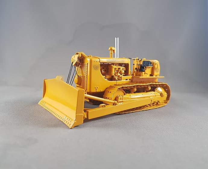 1/50 D8D-Type Dozer – Ready-Made – with “S” blade and cable system – Display