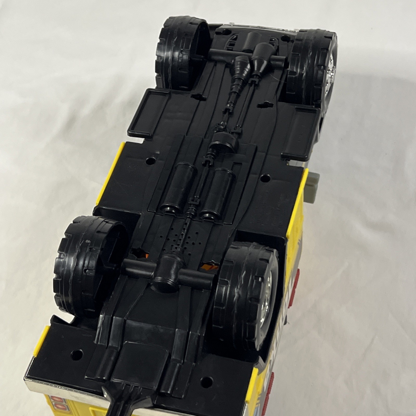 2011 Tonka construction truck with lights and sounds black front yellow back