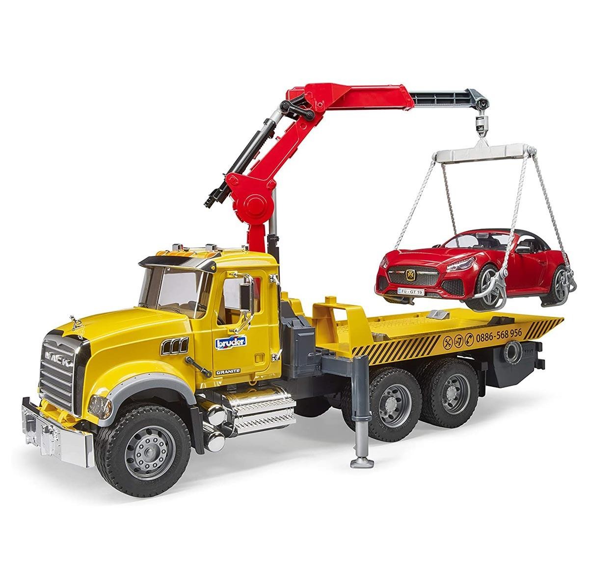 1/16 Mack Granite Tow-Truck with Bruder Roadster 02829