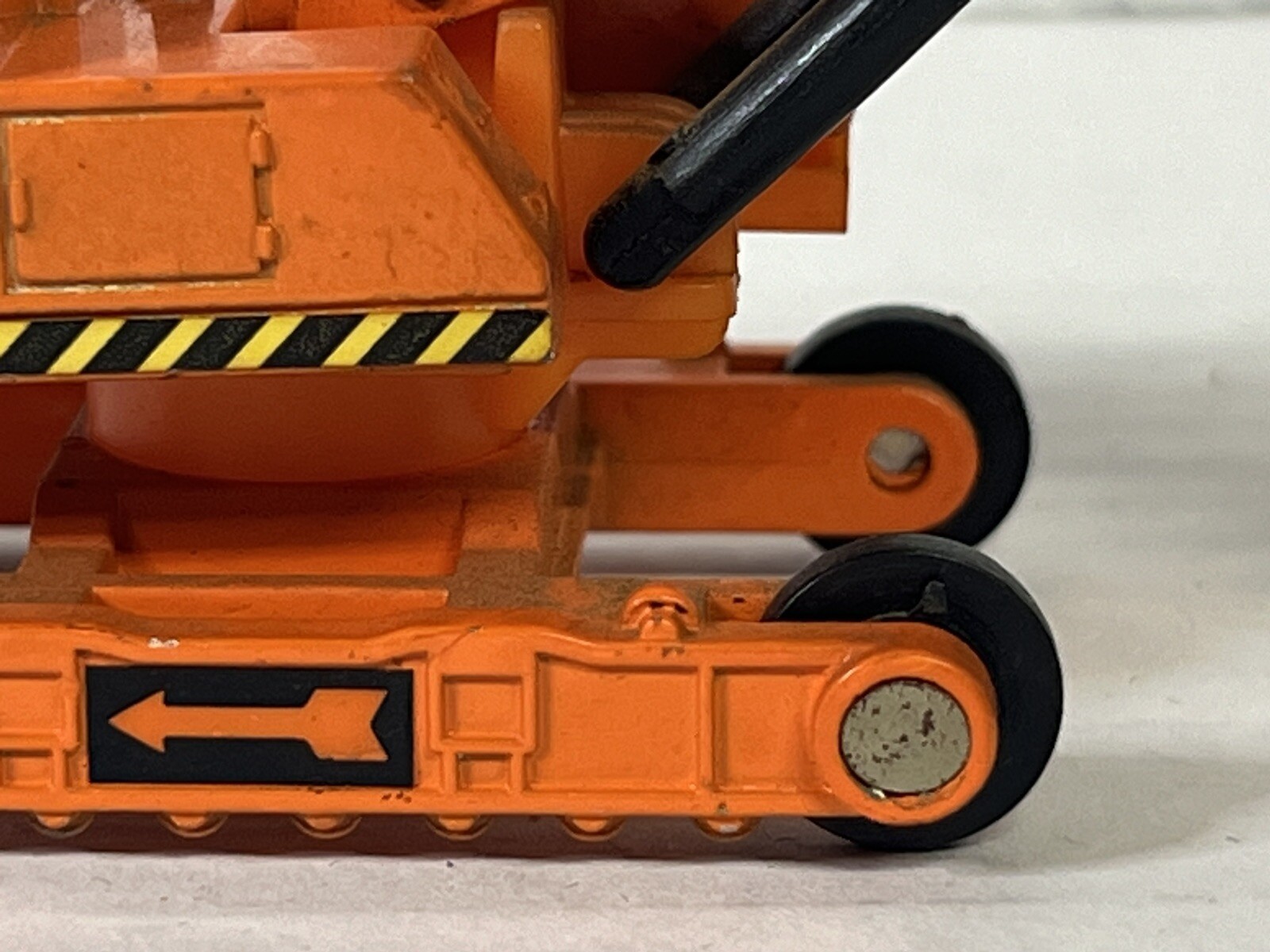 Shinsei Mini Power Hitachi UH20 Loader Shovel No. 29 Orange Diecast Tractor 1:64