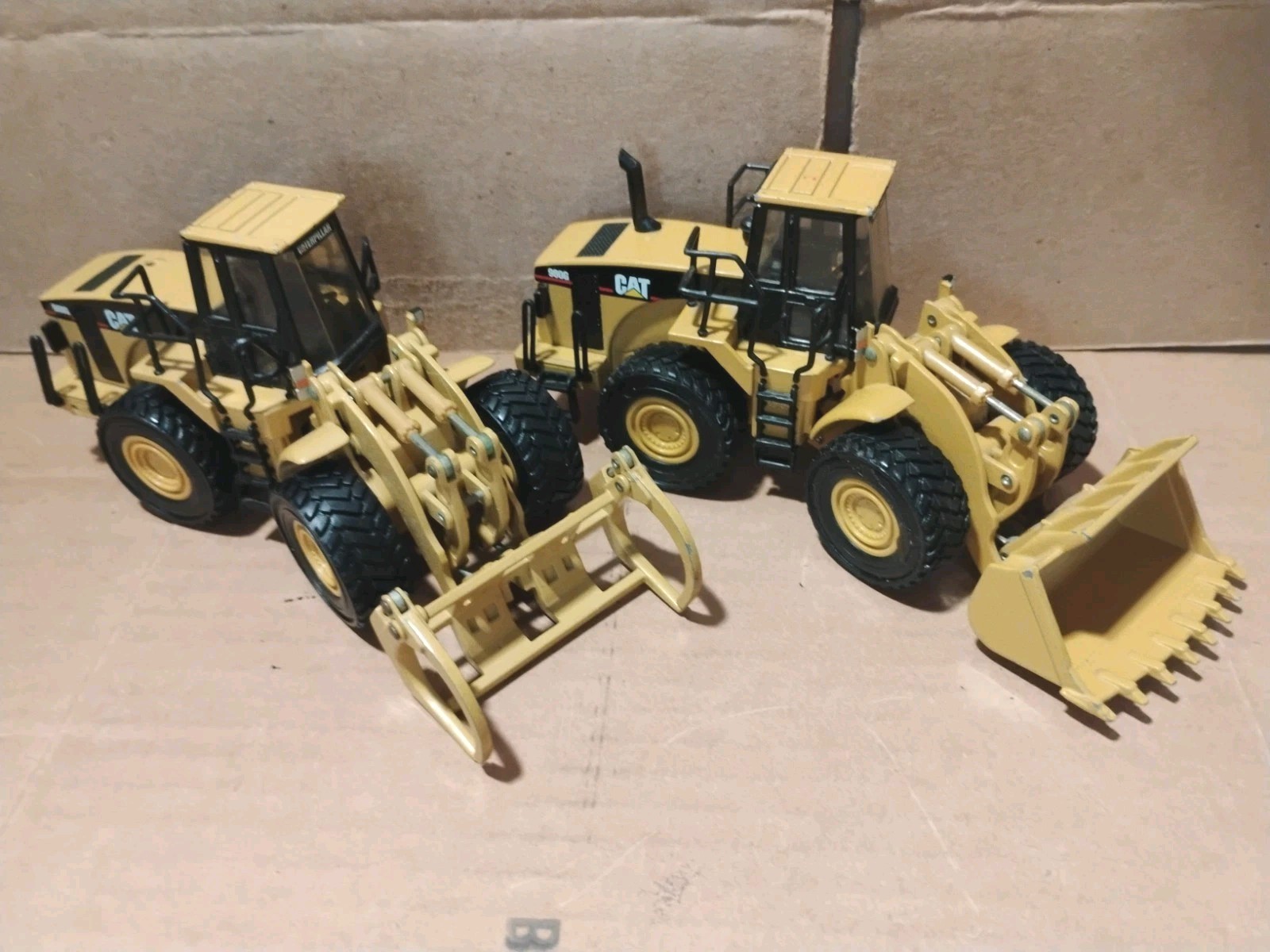 Norscot Cat Construction 1:50 Scale Vehicles Diecast Lot of 2 Log/Wheel Loaders