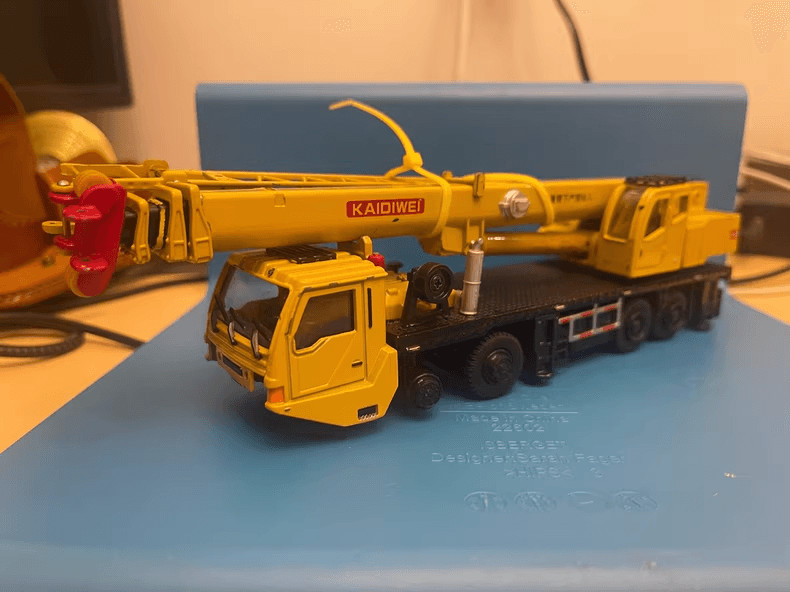 Kadewei Alloy Engineering Vehicle Model Yellow