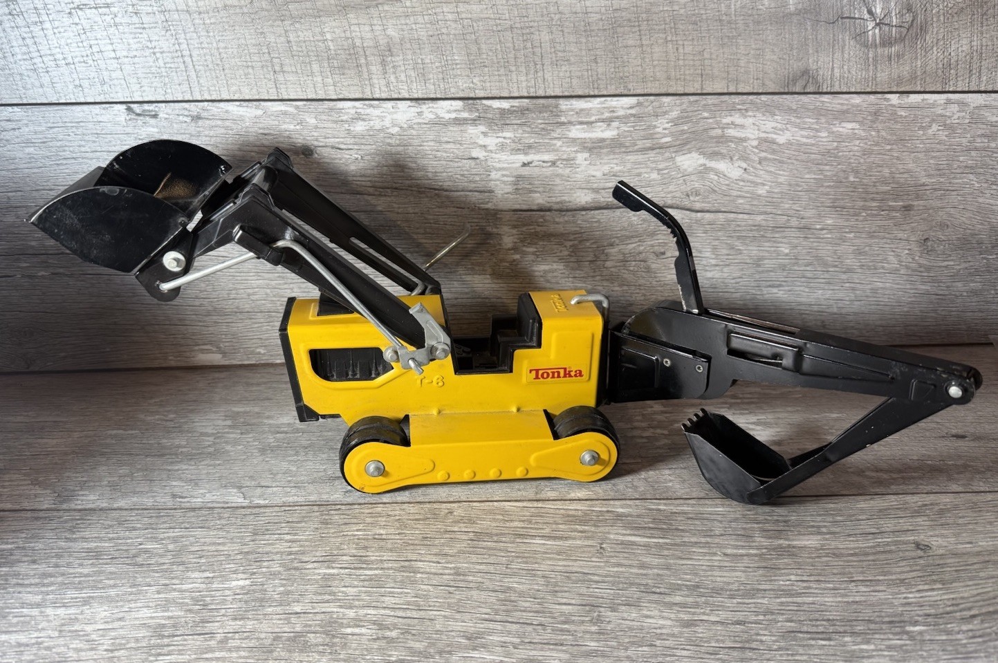Vtg Tonka T-6 Front Loader / Excavator / Metal Toy (NO Rubber Tracks)